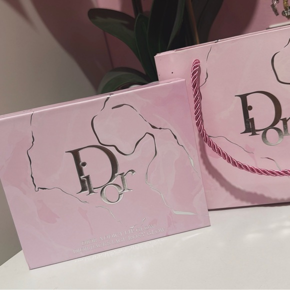 Dior Pink Cosmetic Collection - Picture 3 of 3
